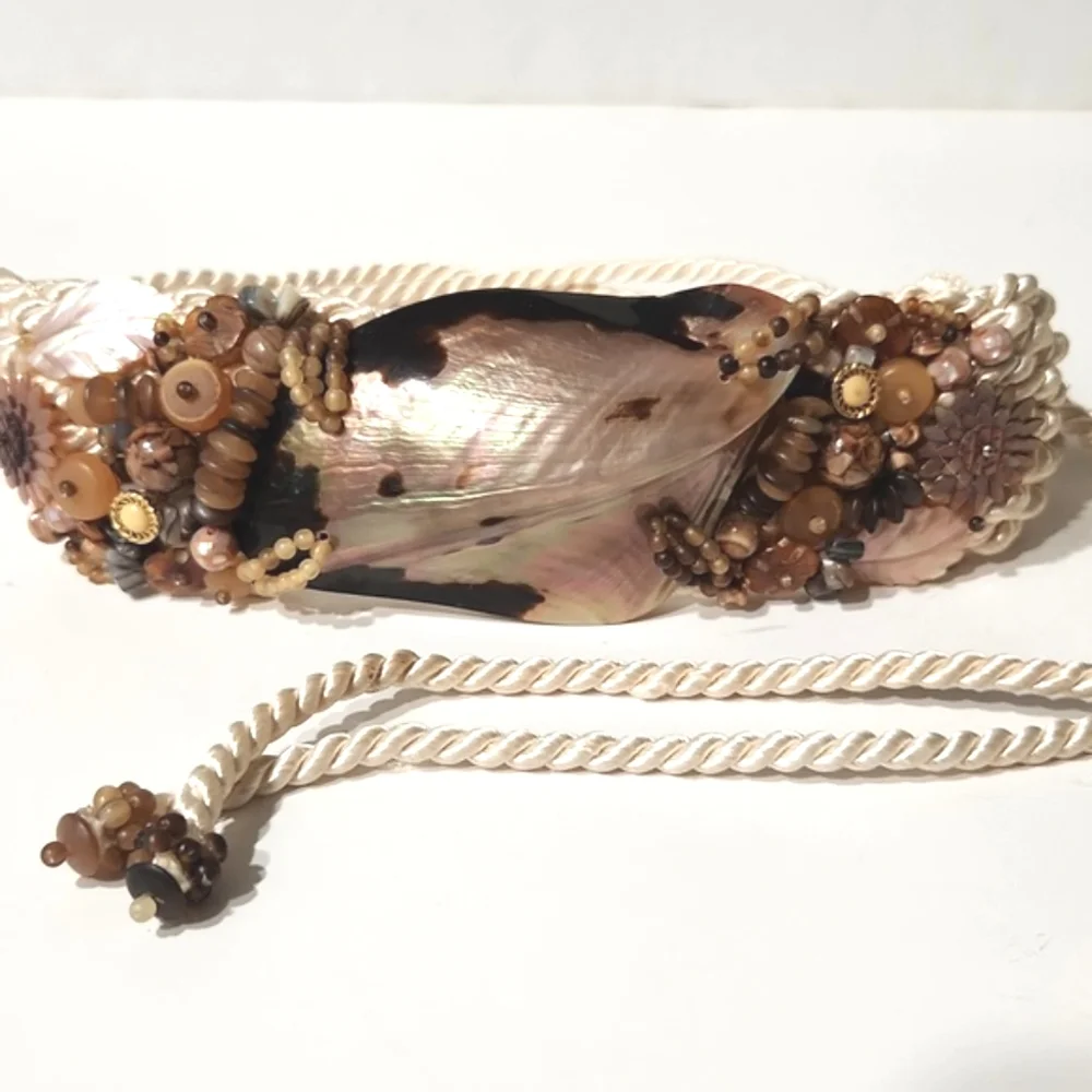 Vintage Stunning Seashell Centerpiece Braided Belt with Beads EUC!